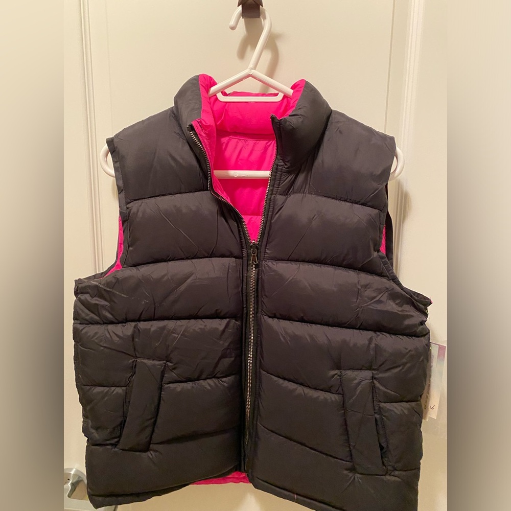 Brand new reversible puffer vest